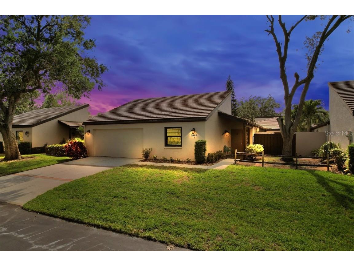 3969 Glen Oaks Manor Drive #2 Sarasota FL 34232 A4567343 image1