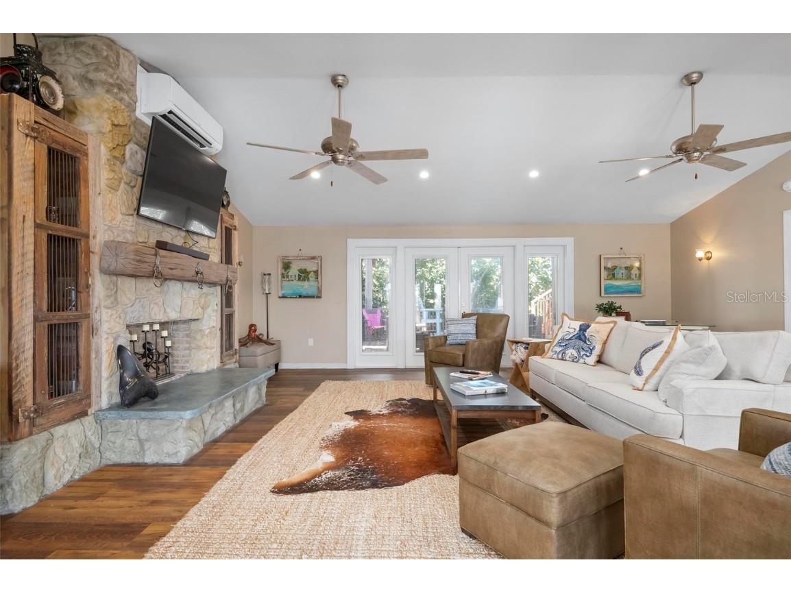 397 Flamingo Drive Venice FL 34285 N6137155 image2