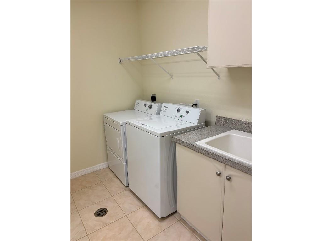 3971 Square East Lane #8 Sarasota FL 34238 A4675572 image28