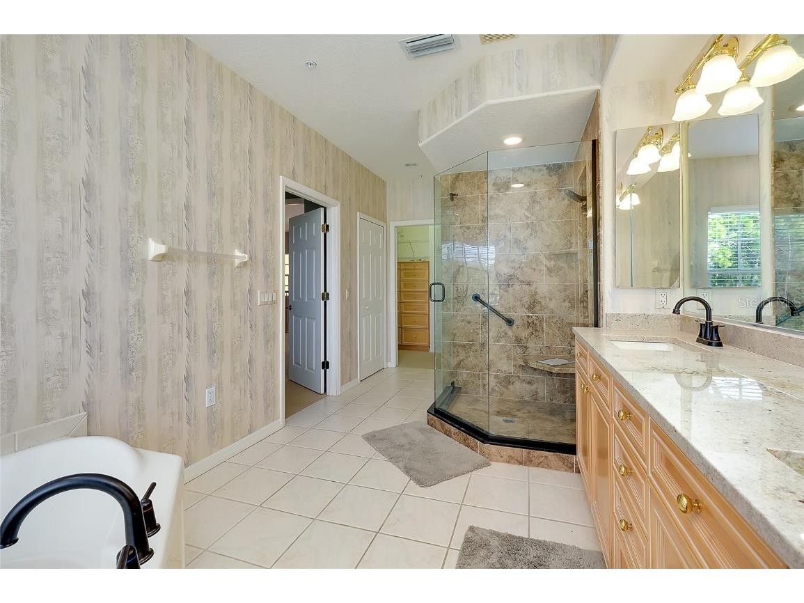 3975 Square East Lane #9 Sarasota FL 34238 A4669269 image30