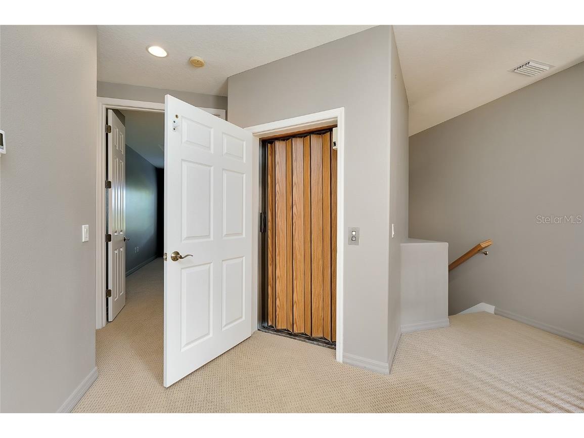 3975 Square East Lane #9 Sarasota FL 34238 A4669269 image44