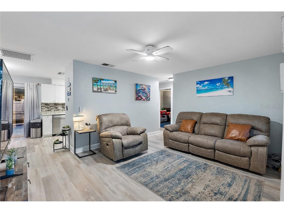 3978 43rd Avenue N Saint Petersburg FL 33714 TB8451443 image3