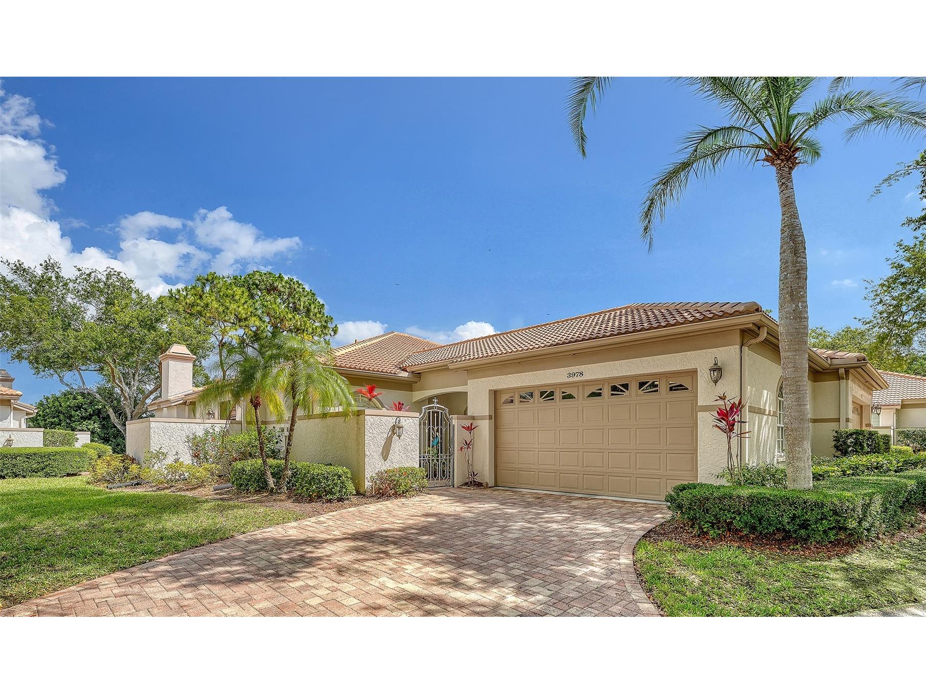 3978 Chatsworth Greene #35 Sarasota FL 34235 A4694418 image1