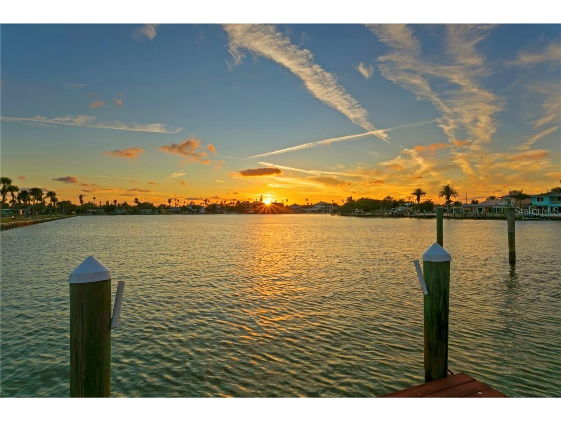 398 161st Avenue E Redington Beach FL 33708 U8220565 image1