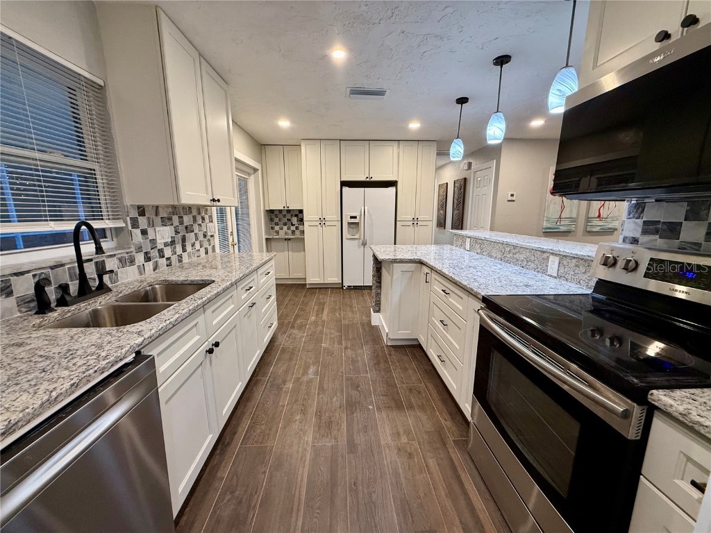 3980 Berkshire Drive Sarasota FL 34241 A4671978 image11