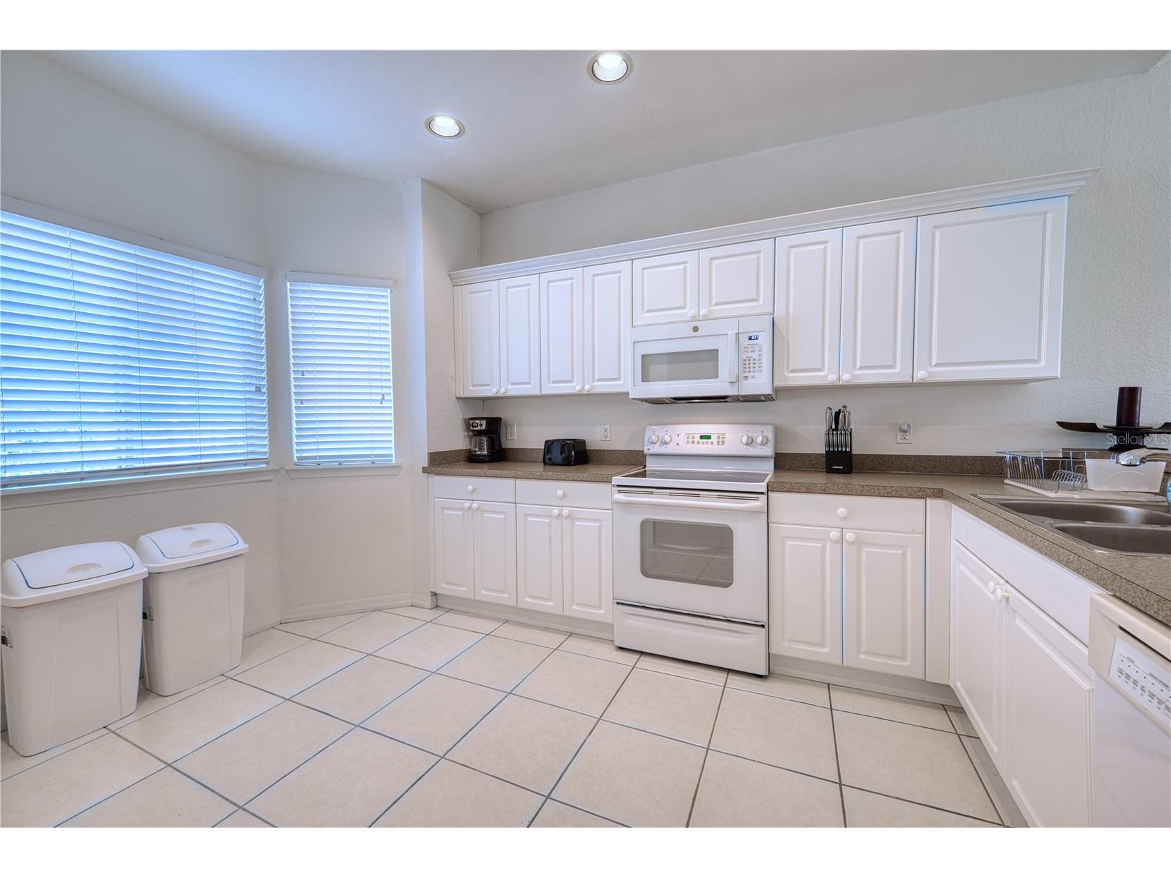 3980 Mediterranea Circle #522 Sarasota FL 34233 A4679065 image17