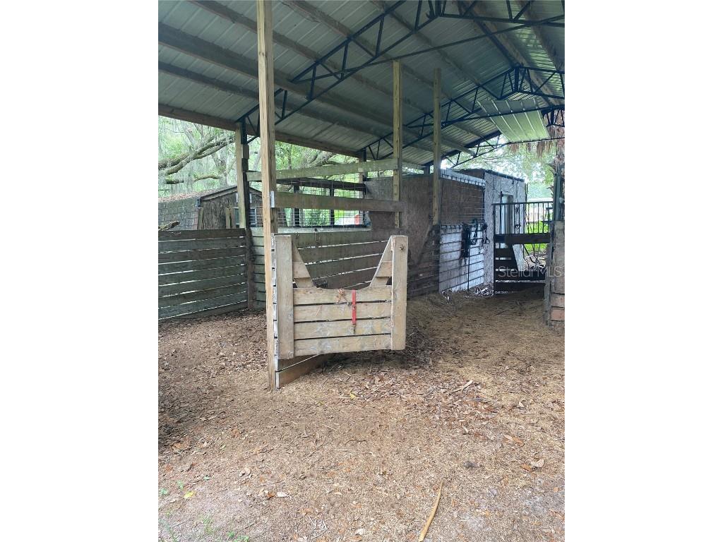 3980 SE 183rd Avenue Road Ocklawaha FL 32179 - LAKE BRYANT OM683395 image13