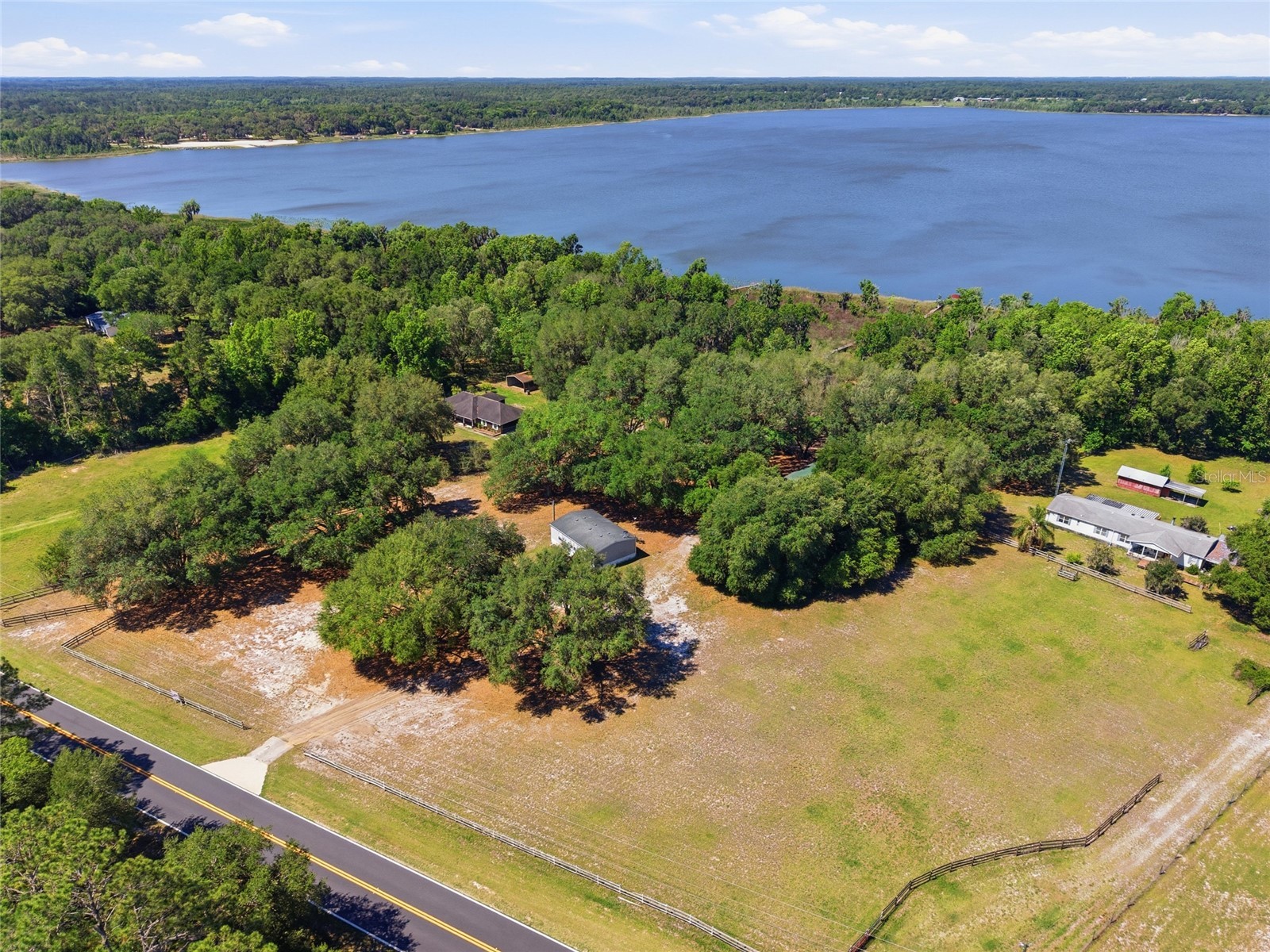 3980 SE 183rd Avenue Road Ocklawaha FL 32179 OM724398 image1