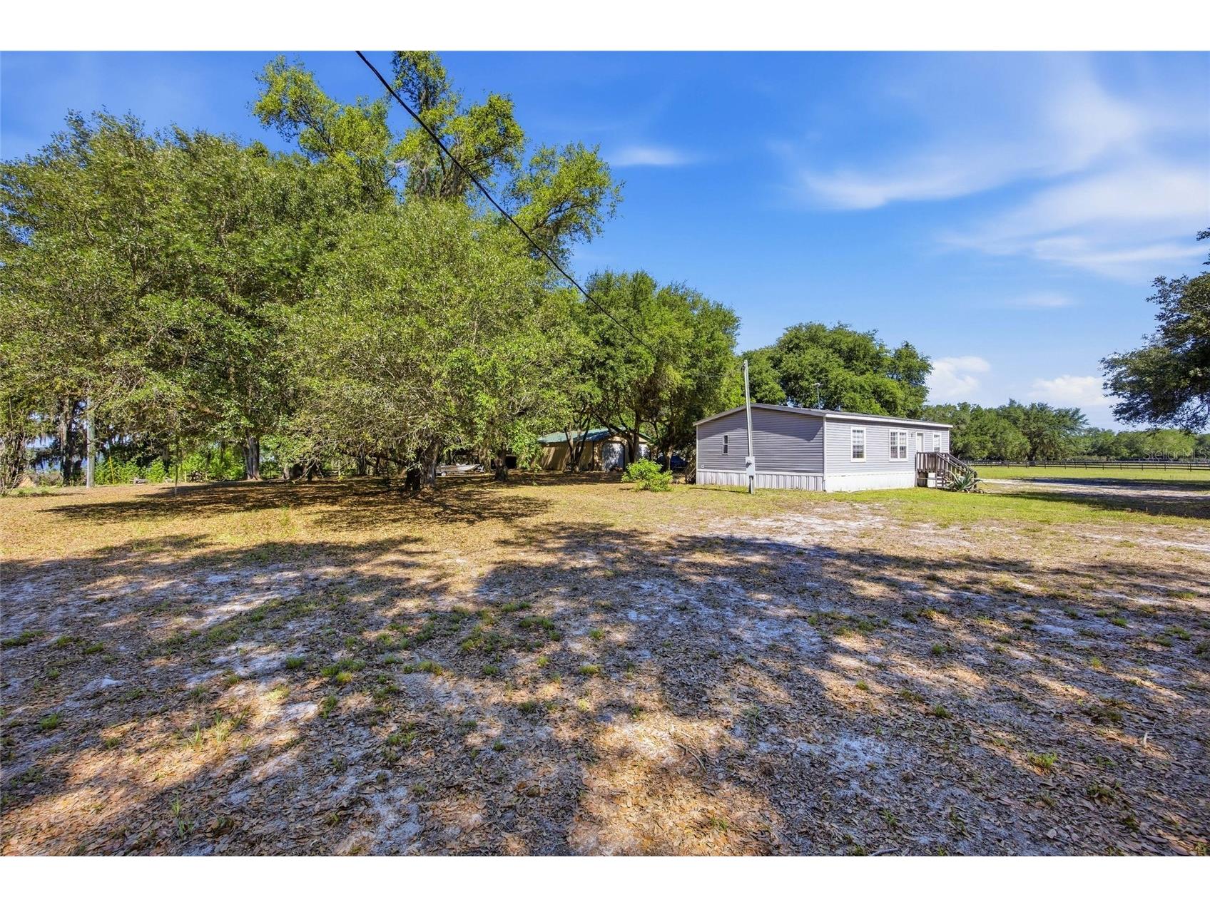 3980 SE 183rd Avenue Road Ocklawaha FL 32179 OM724398 image15