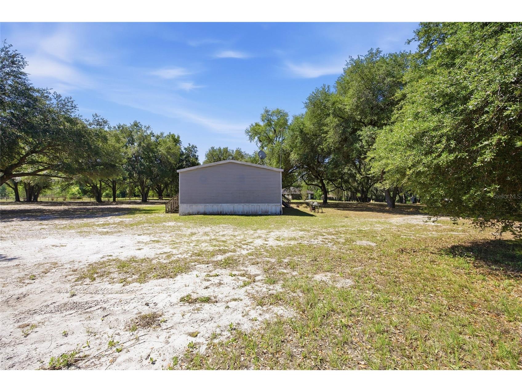 3980 SE 183rd Avenue Road Ocklawaha FL 32179 OM724398 image40