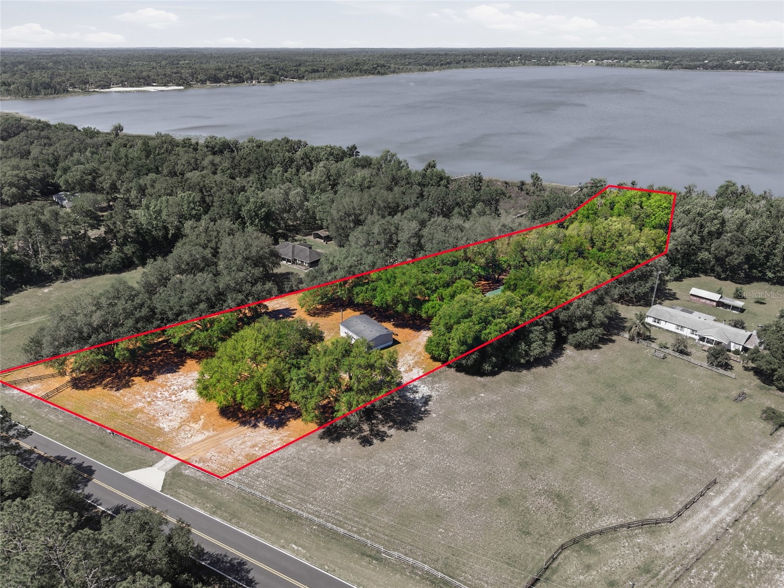 3980 SE 183rd Avenue Road Ocklawaha FL 32179 OM724398 image52