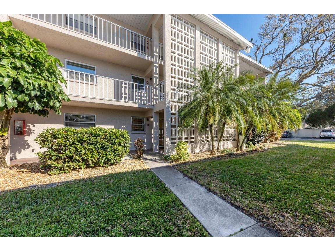 3981 Maceachen Boulevard #312 Sarasota FL 34233 A4560529 image1
