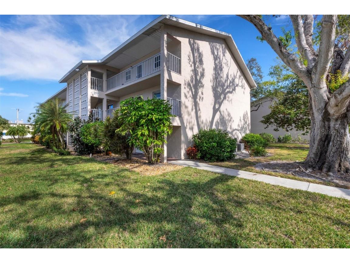3981 Maceachen Boulevard #322 Sarasota FL 34233 A4634989 image1