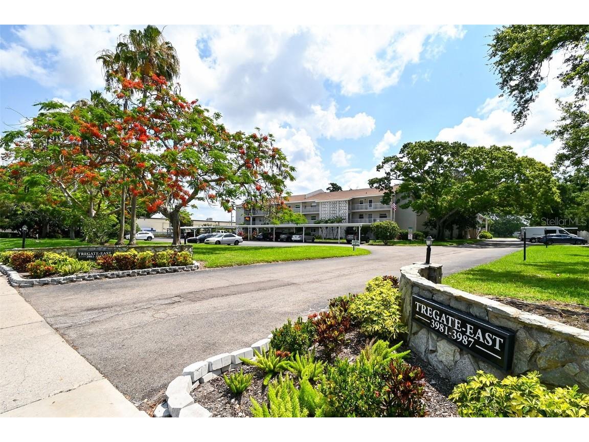 3981 Maceachen Boulevard #330 Sarasota FL 34233 A4612187 image1