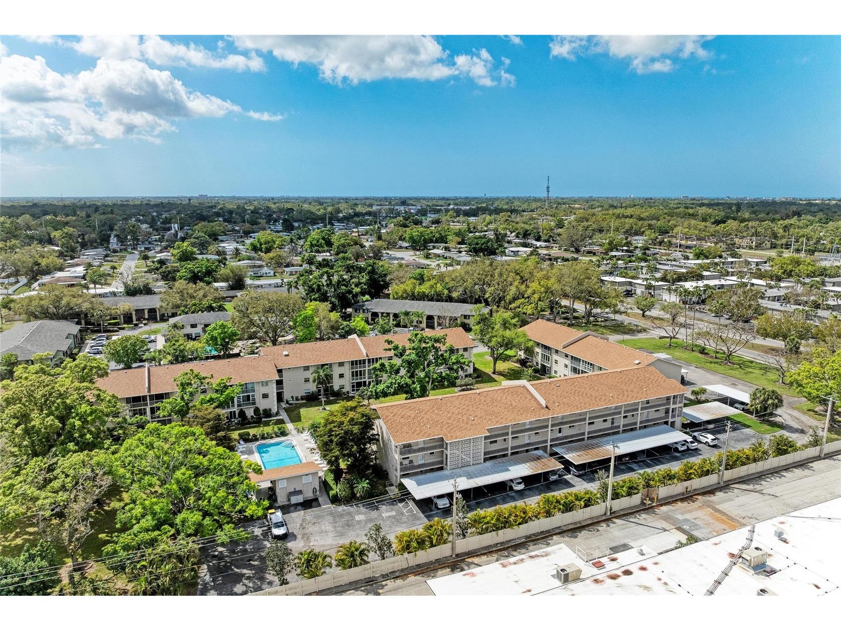 3983 Maceachen Boulevard #424 Sarasota FL 34233 A4685632 image1