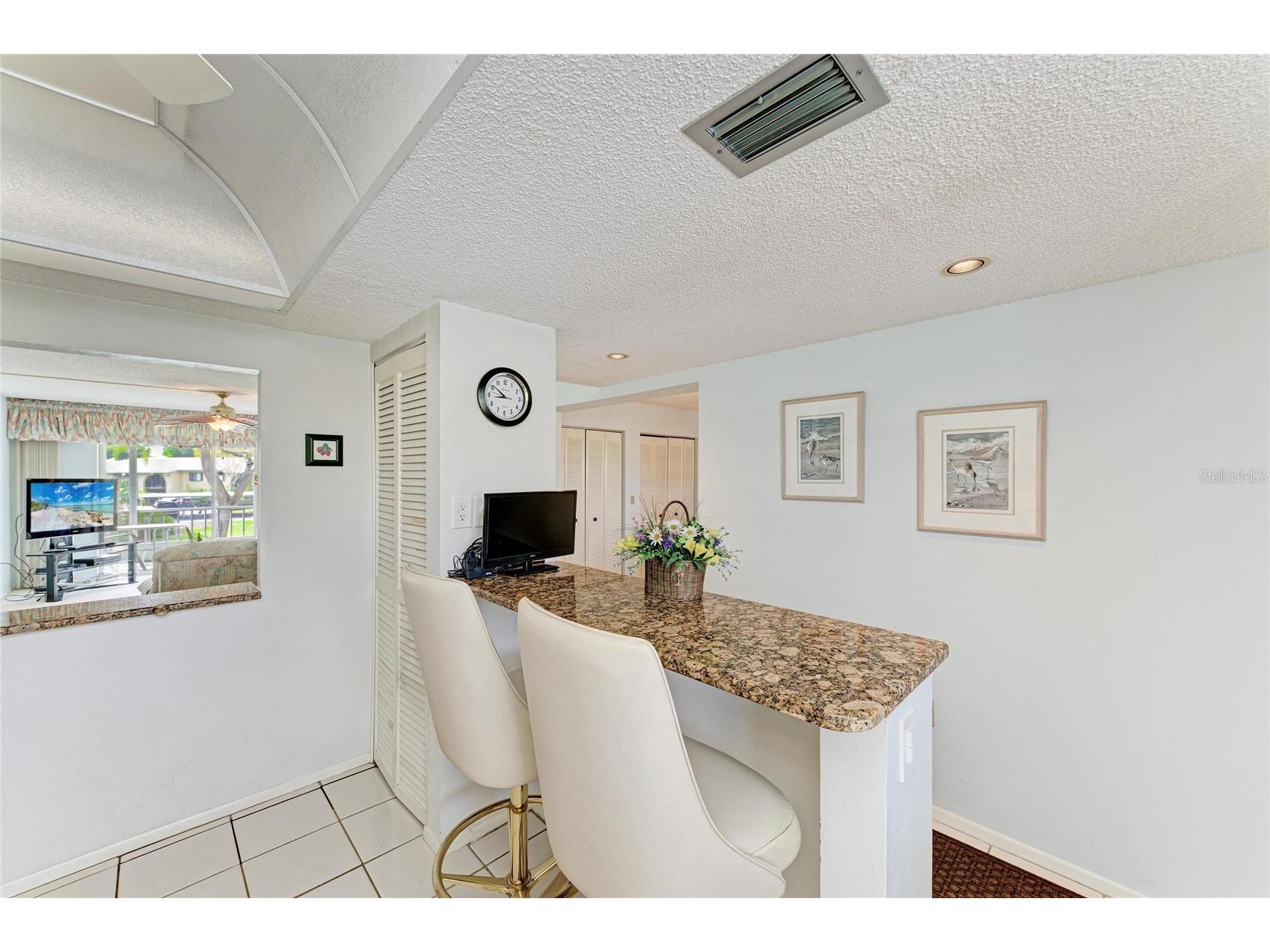 3983 Maceachen Boulevard #424 Sarasota FL 34233 A4685632 image16