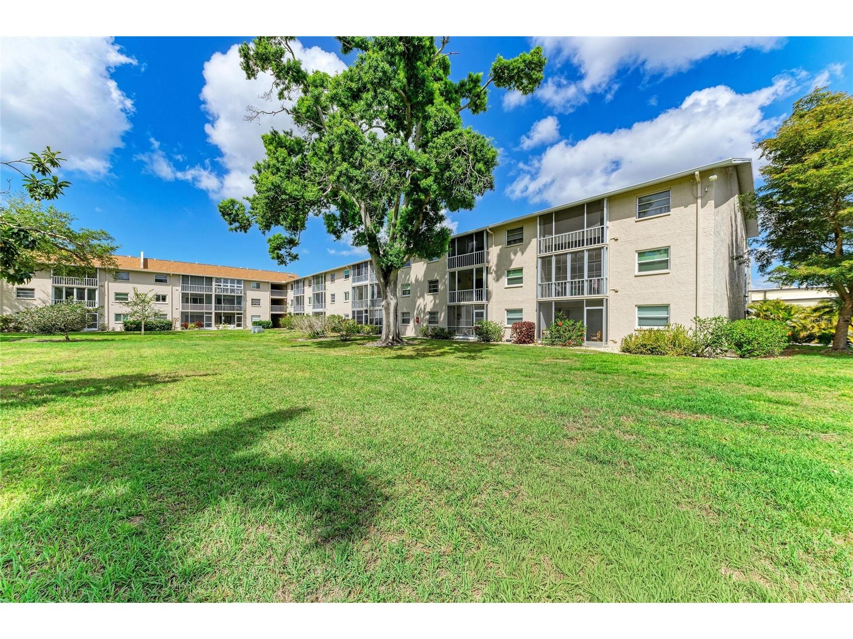 3983 Maceachen Boulevard #424 Sarasota FL 34233 A4685632 image31