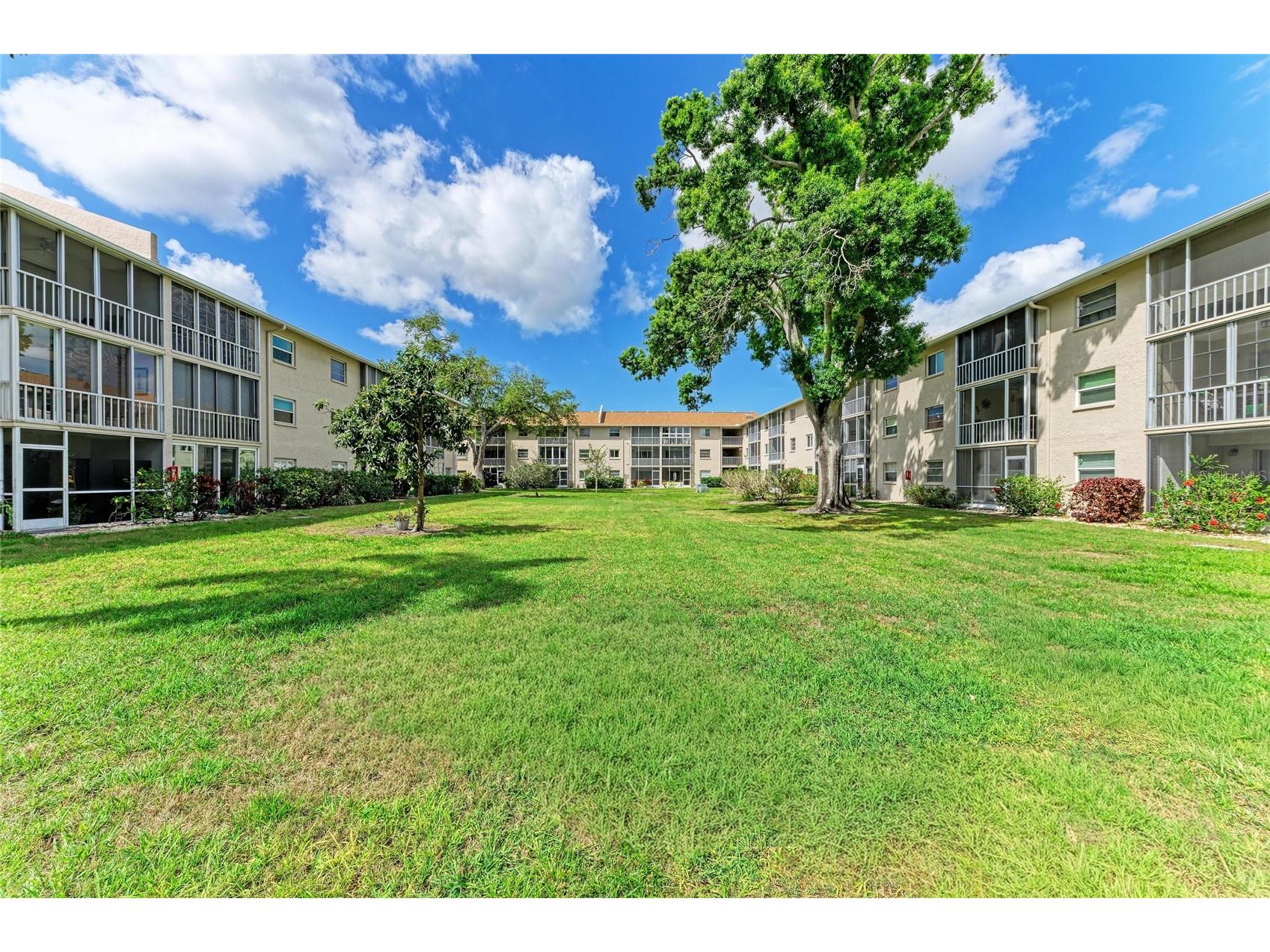 3983 Maceachen Boulevard #424 Sarasota FL 34233 A4685632 image37
