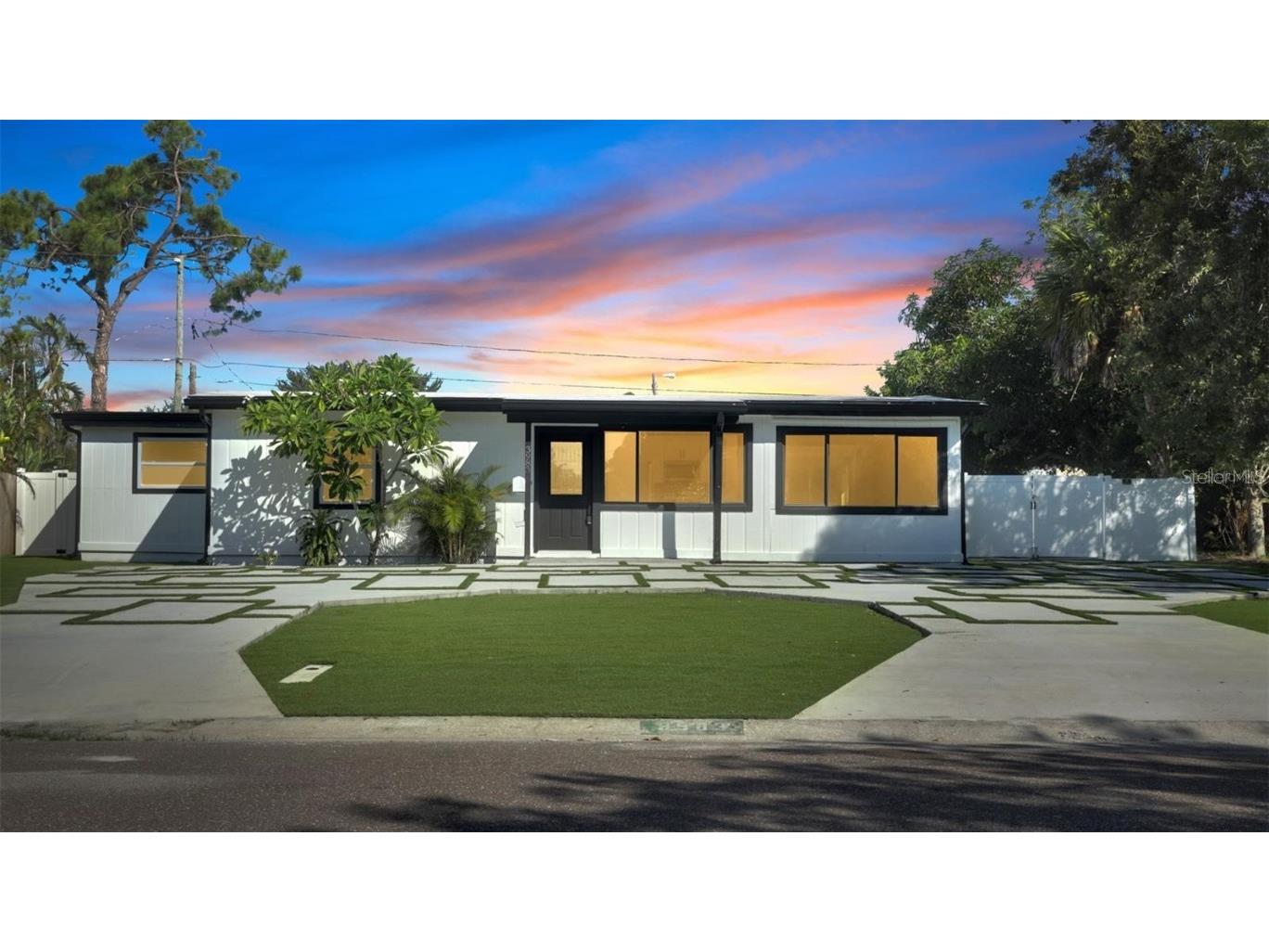 3983 Marlin Drive SE Saint Petersburg FL 33705 U8214936 image1