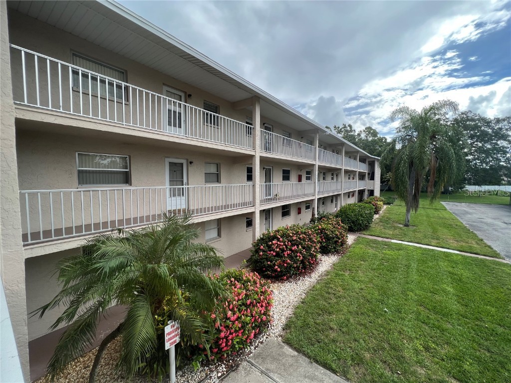 3987 Maceachen Boulevard #121 Sarasota FL 34233 A4578144 image1