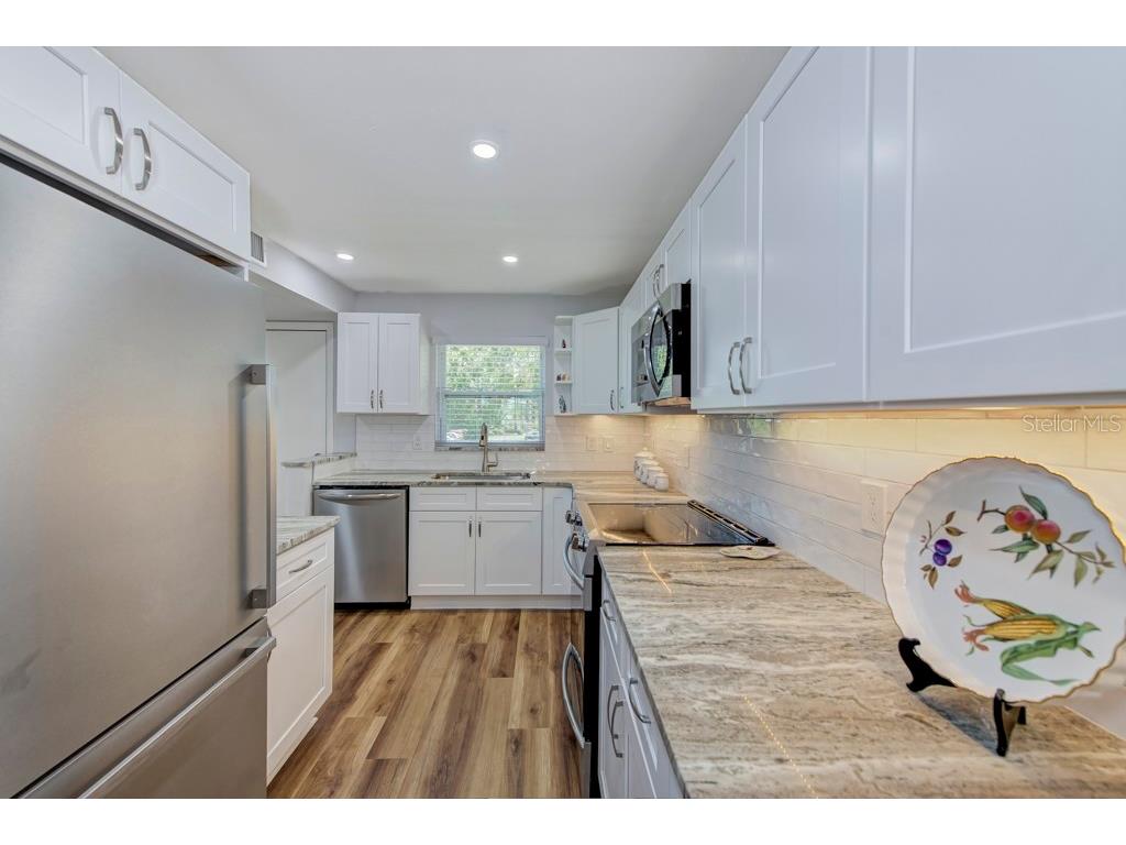 3987 Maceachen Boulevard #123 Sarasota FL 34233 A4660239 image10