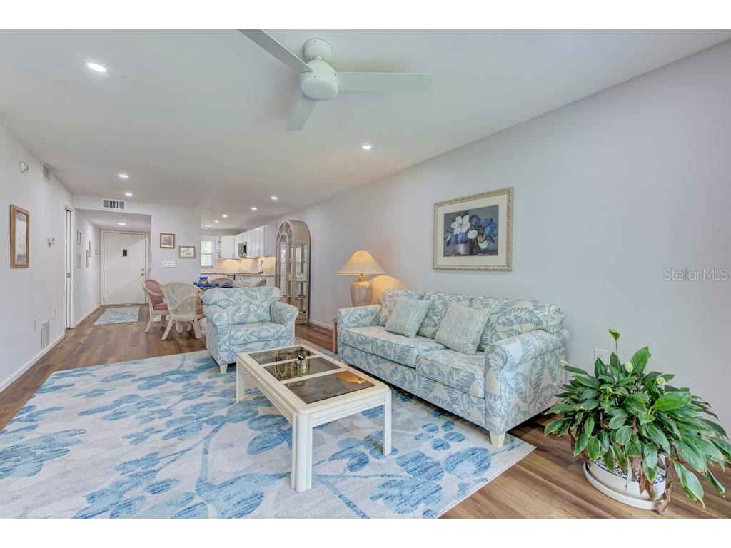 3987 Maceachen Boulevard #123 Sarasota FL 34233 A4660239 image17