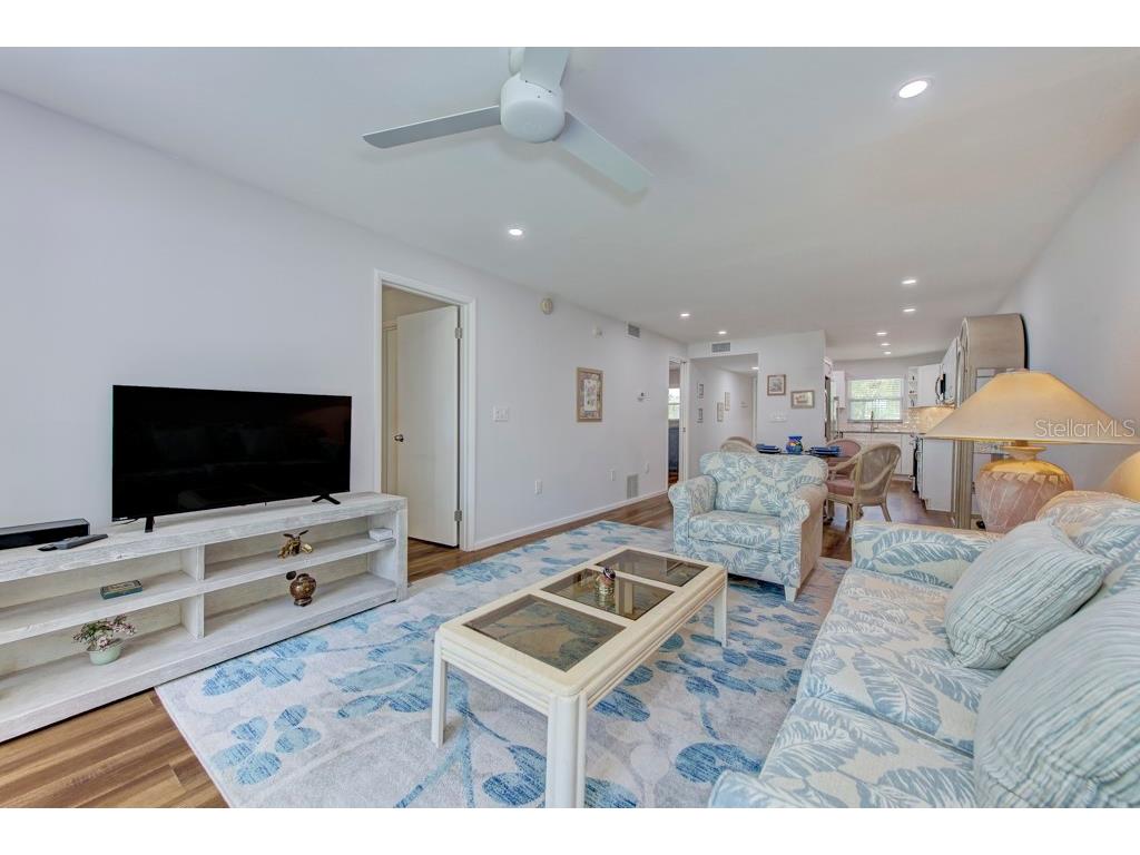 3987 Maceachen Boulevard #123 Sarasota FL 34233 A4660239 image18