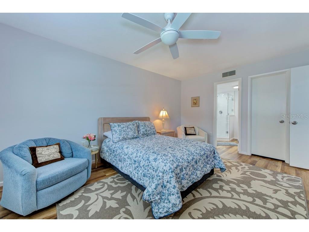 3987 Maceachen Boulevard #123 Sarasota FL 34233 A4660239 image21