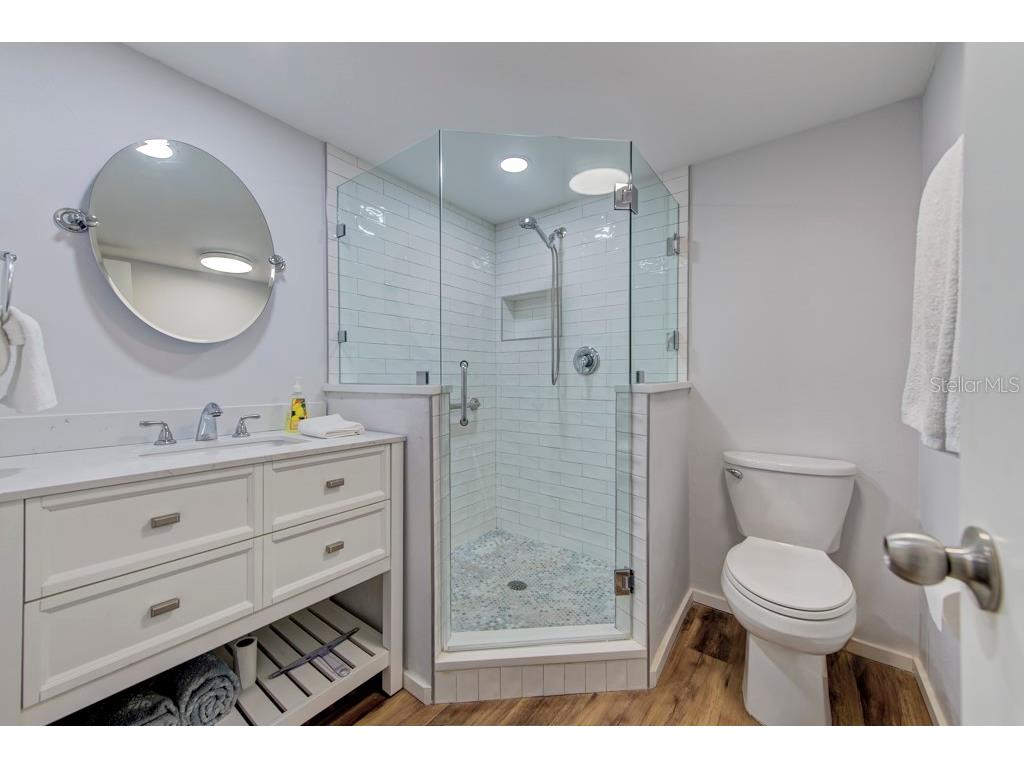 3987 Maceachen Boulevard #123 Sarasota FL 34233 A4660239 image22