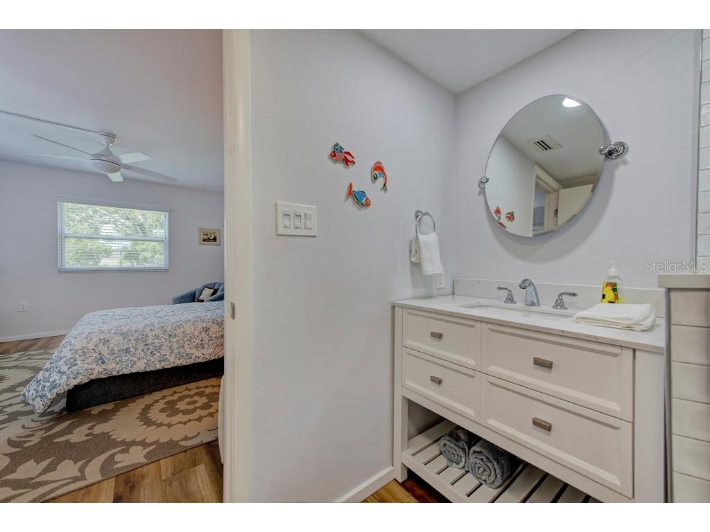 3987 Maceachen Boulevard #123 Sarasota FL 34233 A4660239 image23