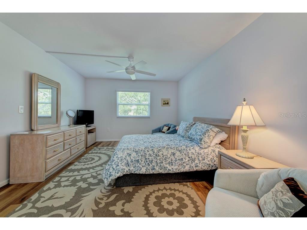 3987 Maceachen Boulevard #123 Sarasota FL 34233 A4660239 image24