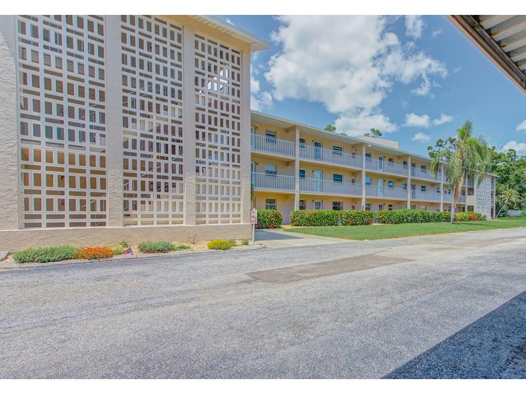 3987 Maceachen Boulevard #123 Sarasota FL 34233 A4660239 image3