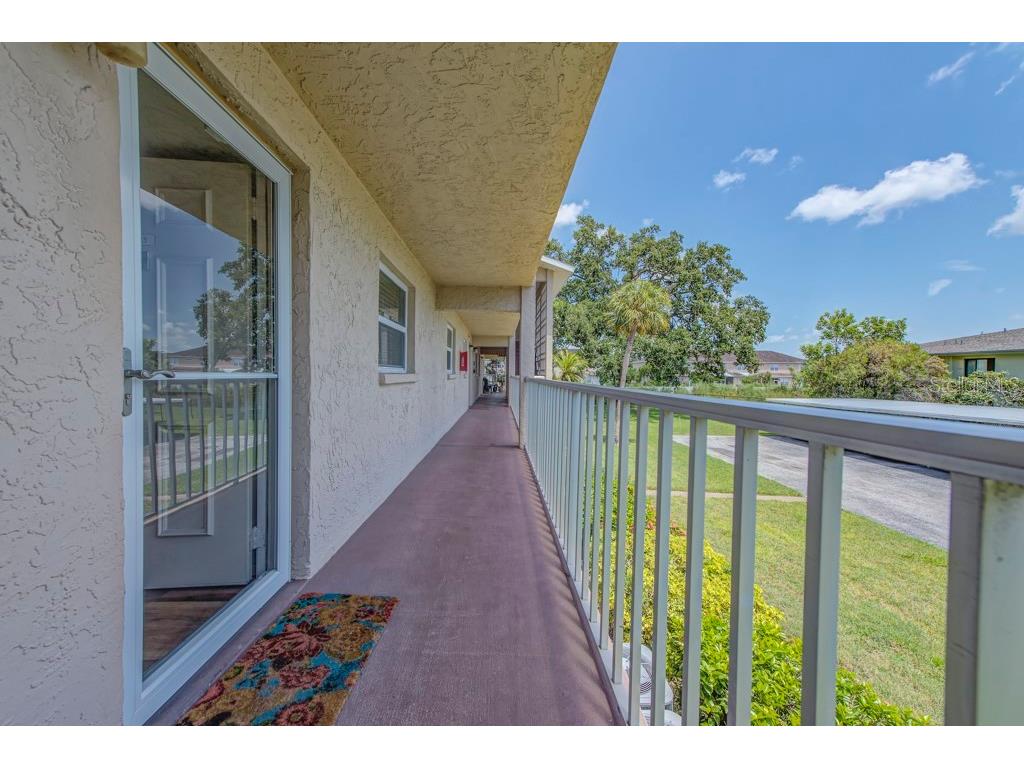 3987 Maceachen Boulevard #123 Sarasota FL 34233 A4660239 image4