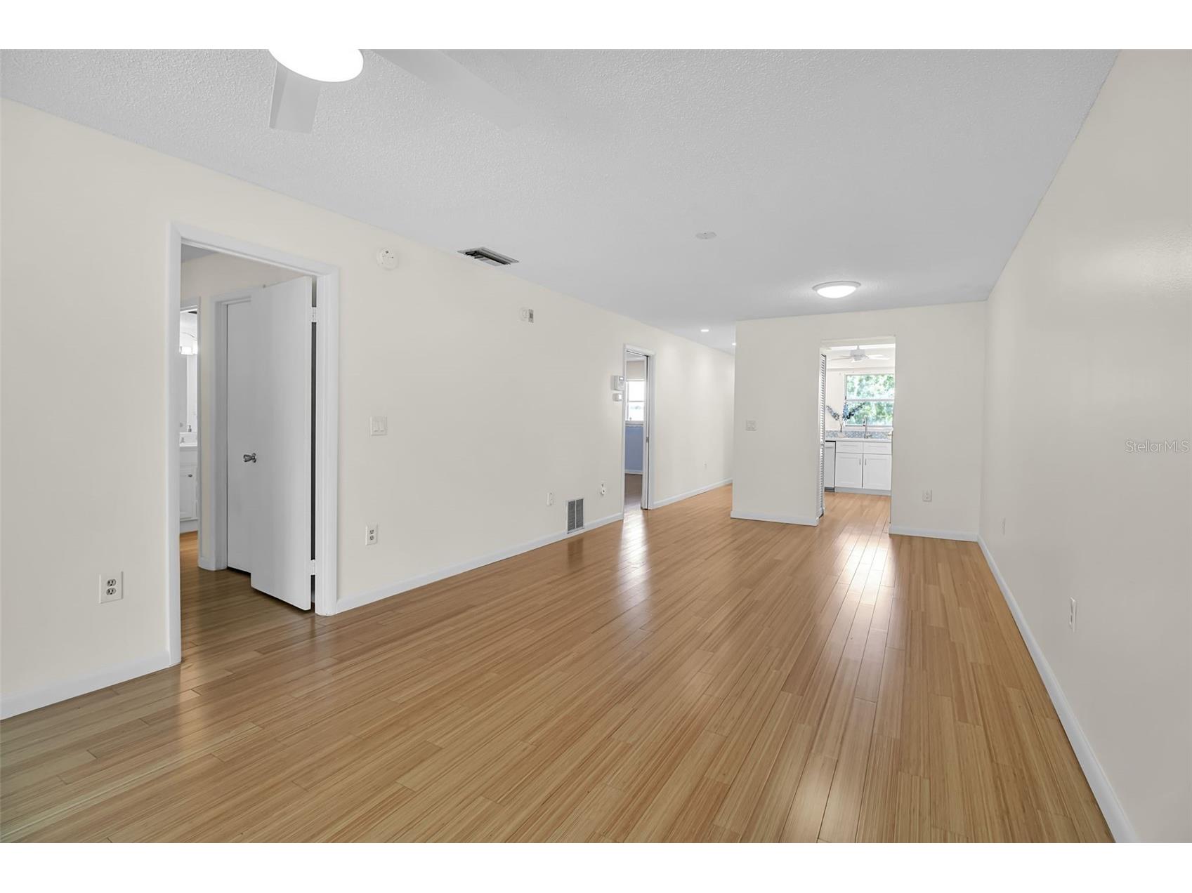 3987 Maceachen Boulevard #133 Sarasota FL 34233 A4688227 image14