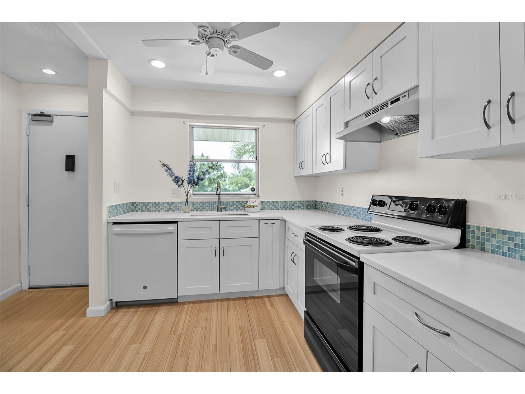 3987 Maceachen Boulevard #133 Sarasota FL 34233 A4688227 image7