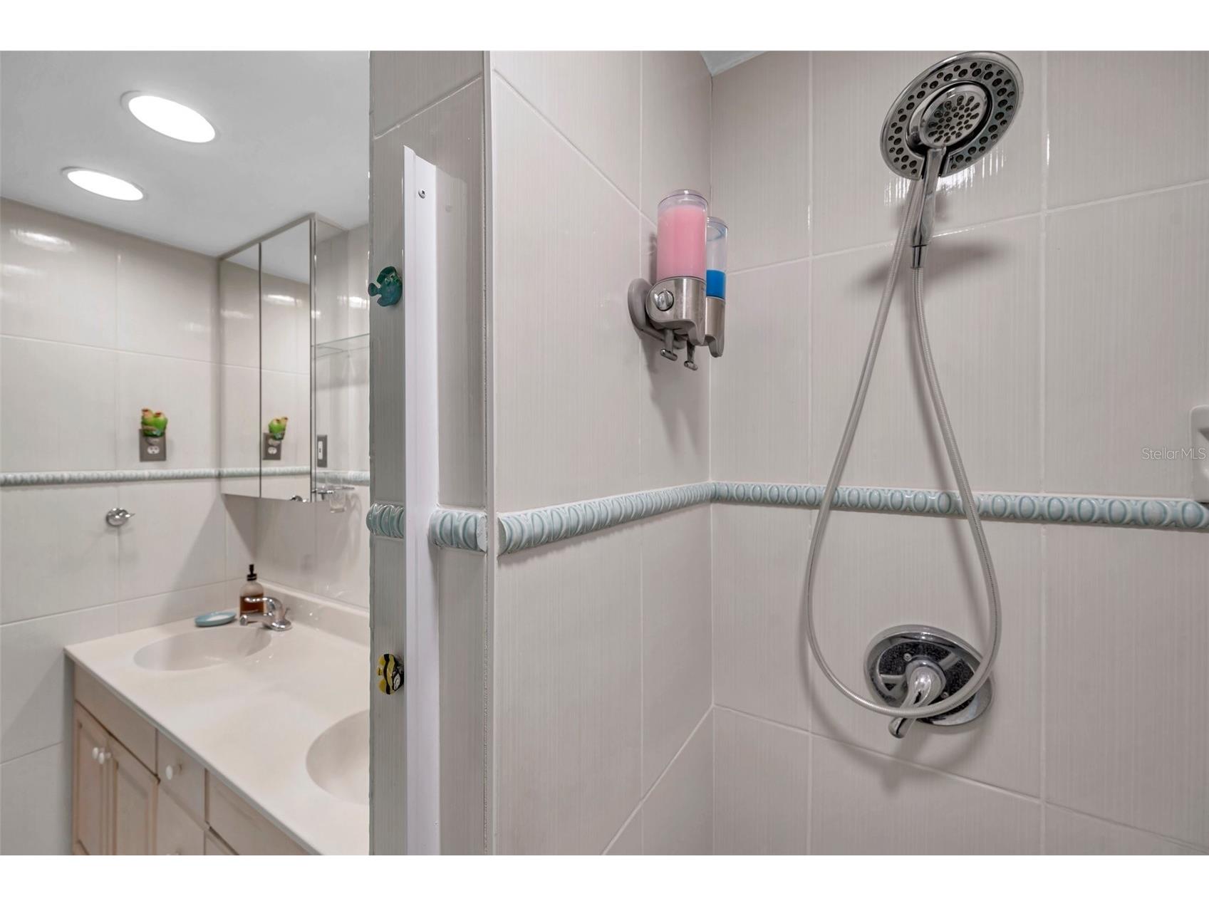 399 150th #101 Madeira Beach FL 33708 - BOCA CIEGA BAY TB8483101 image37