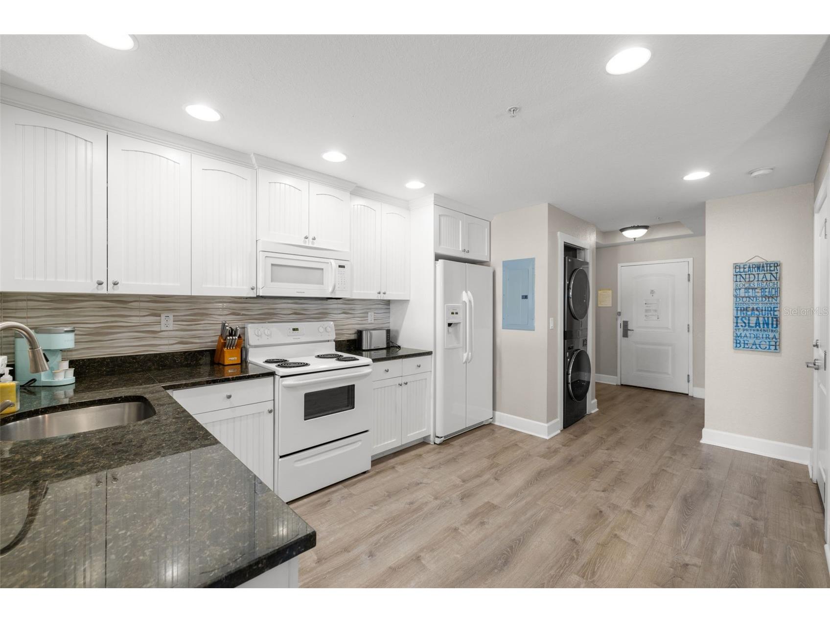 399 2nd Street #216 Indian Rocks Beach FL 33785 - INTERCOASTAL WATERWAY TB8477066 image5
