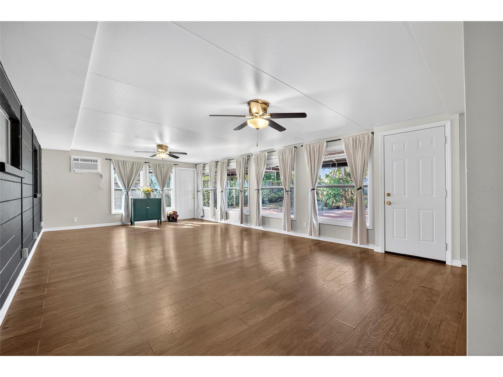 3990 59th Way N Saint Petersburg FL 33709 TB8447864 image18