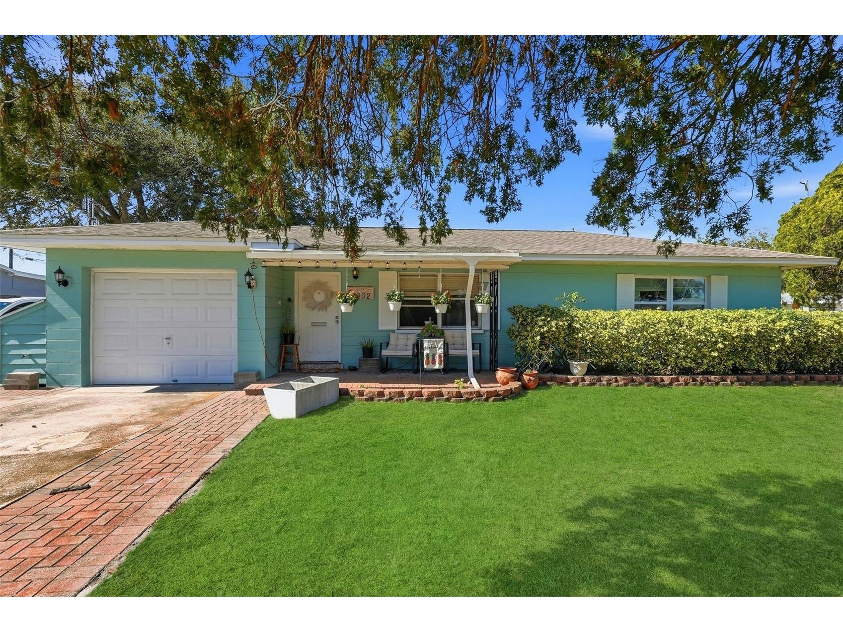 3992 62nd Street N Saint Petersburg FL 33709 TB8470960 image1