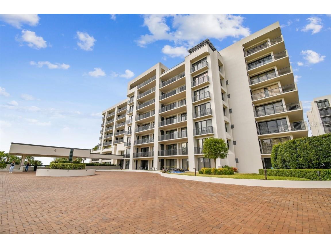 4 Belleview Blvd #207 Belleair FL 33756 U8227972 image1
