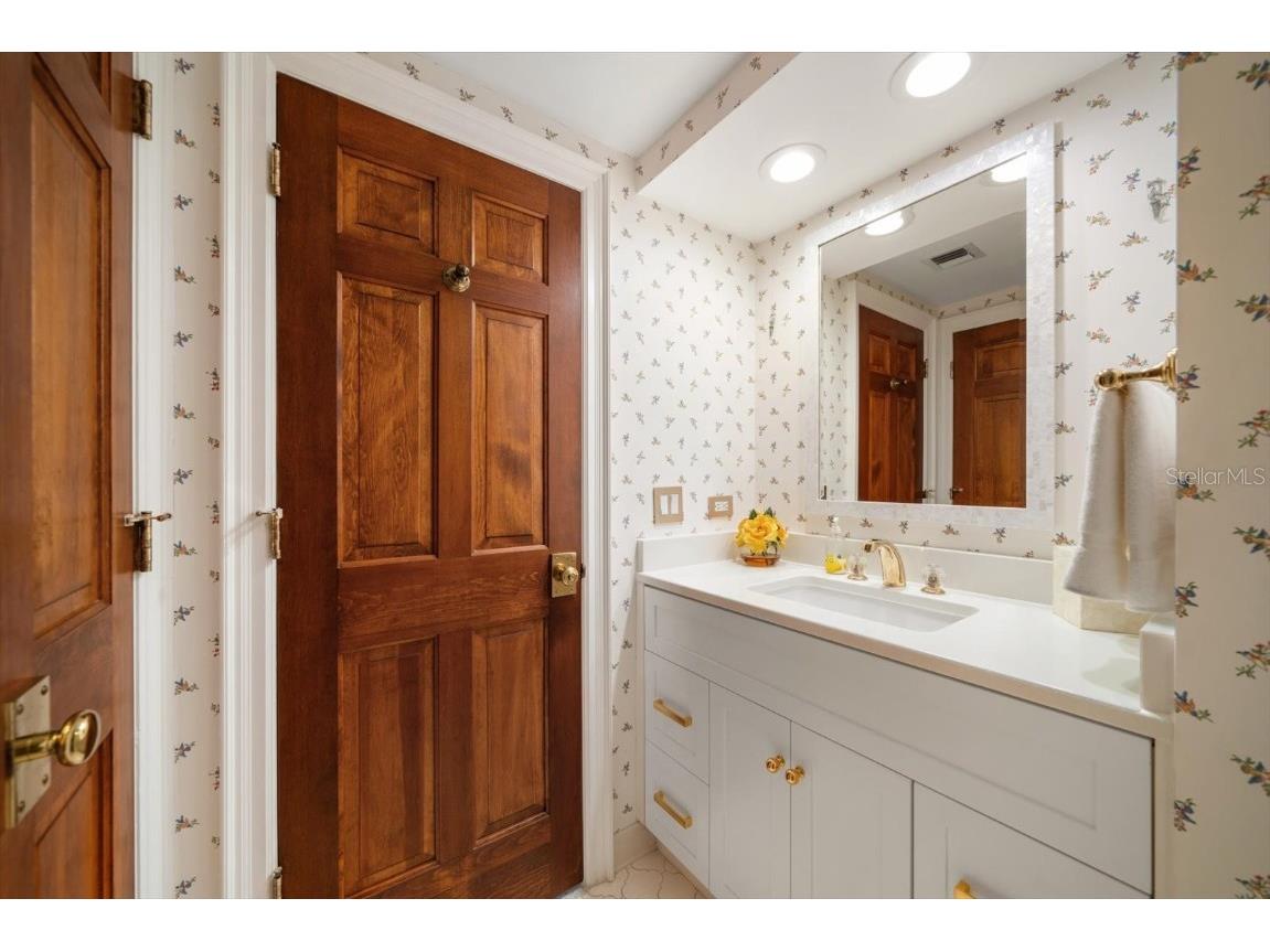 4 Belleview Boulevard #802 Belleair FL 33756 TB8381621 image43