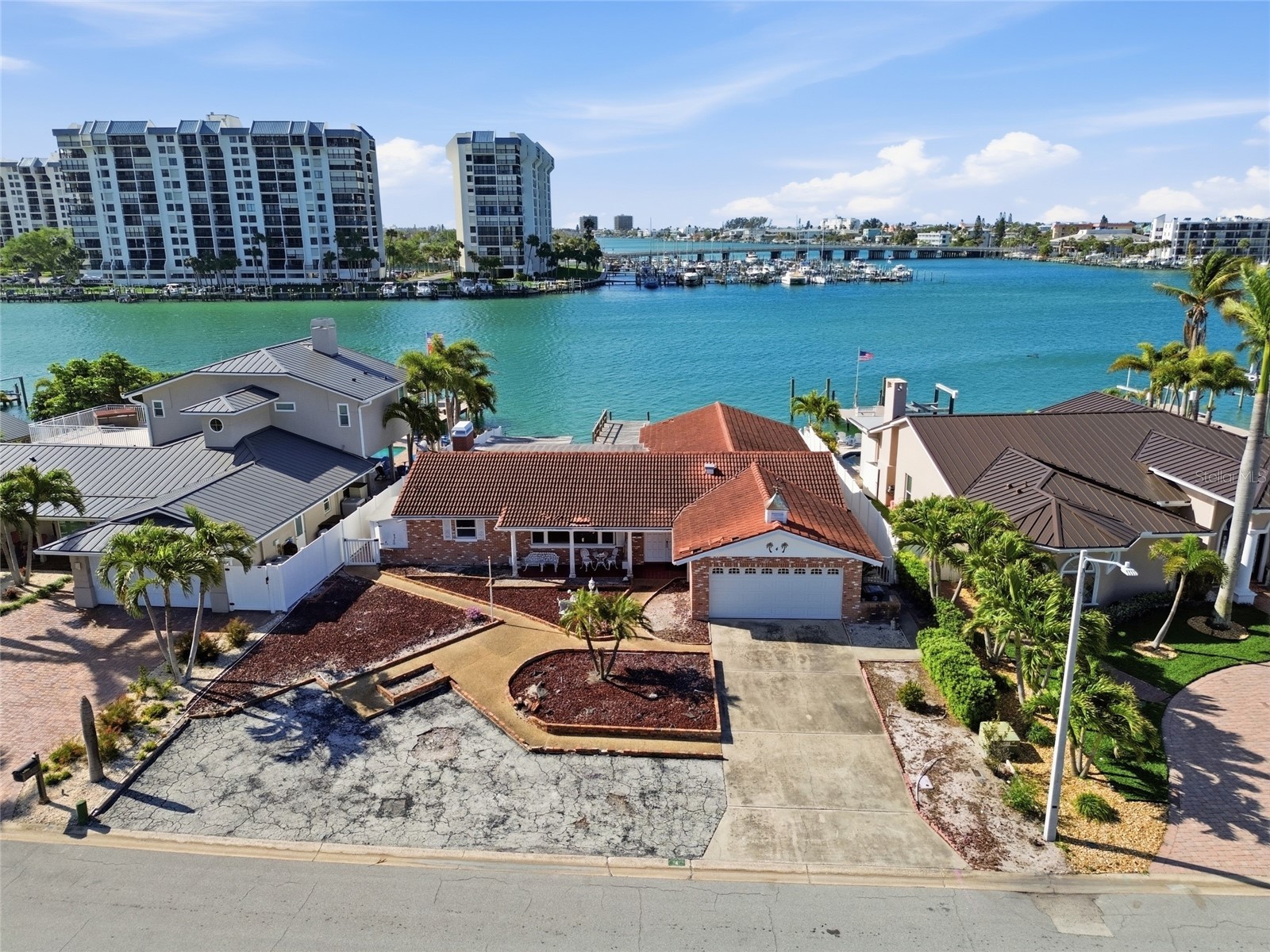 4 Bellevue Drive Treasure Island FL 33706 - DEVIL'S ELBOW TB8496232 image1