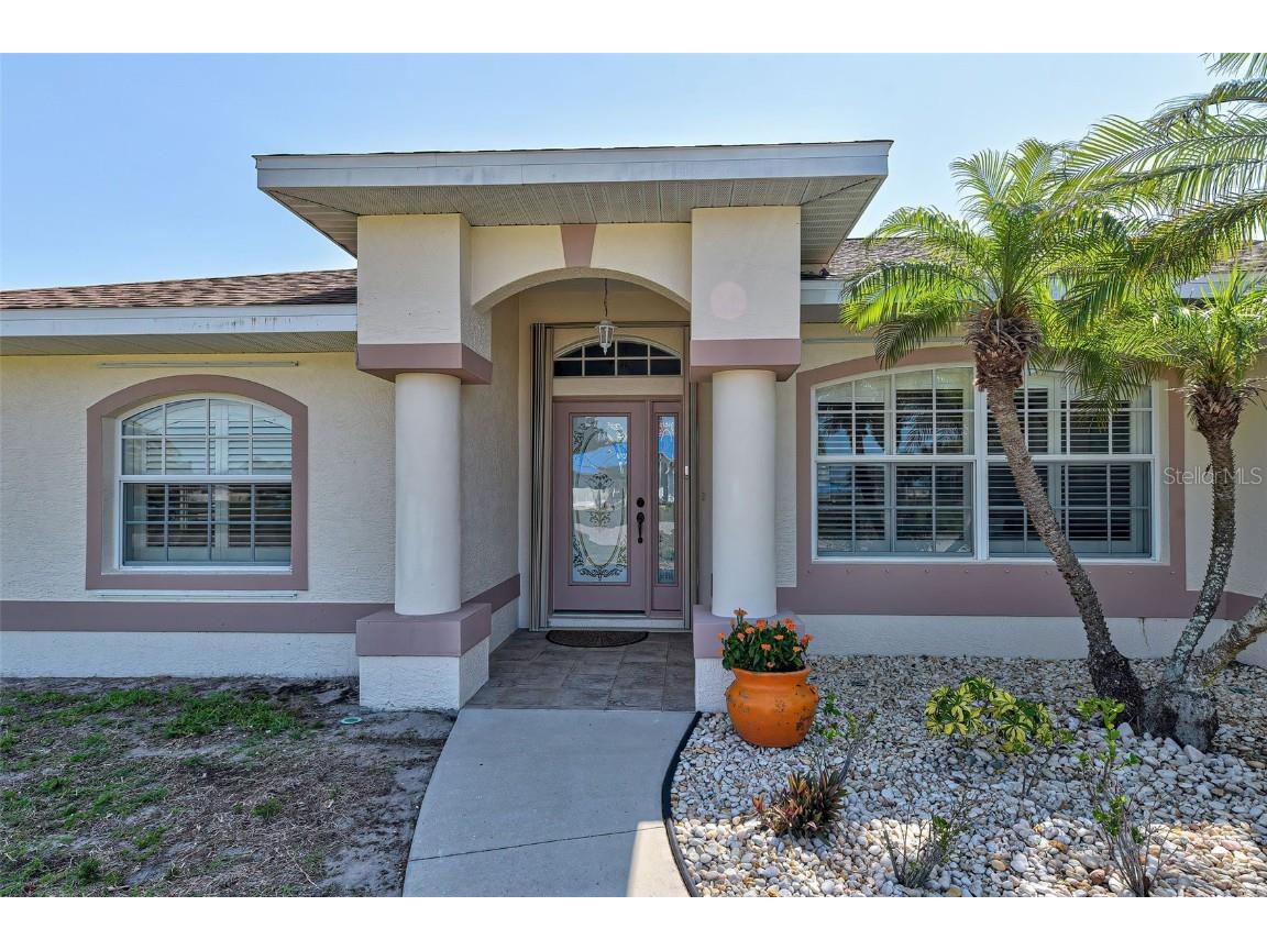 4 Clubhouse Road Rotonda West FL 33947 D6130459 image1