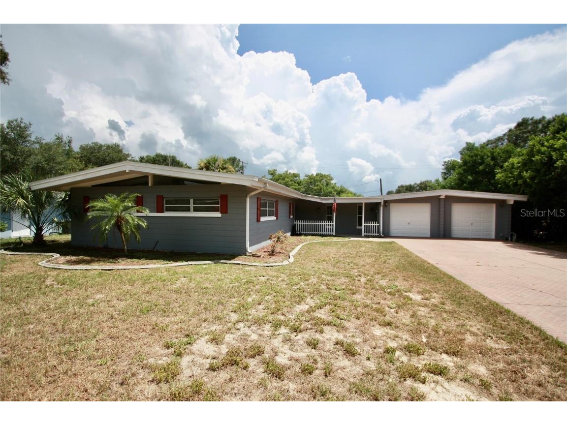 4 Golfview Circle NE Winter Haven FL 33881 P4926928 image1