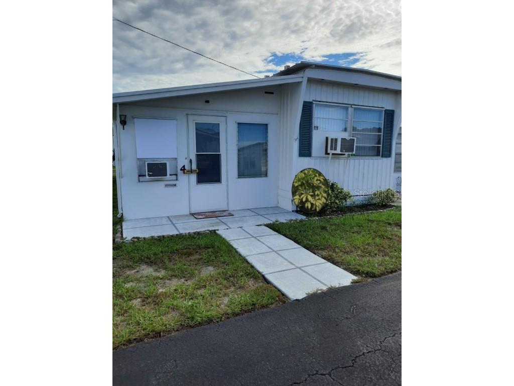 4 Palm Place Tavares FL 32778 O6345182 image1