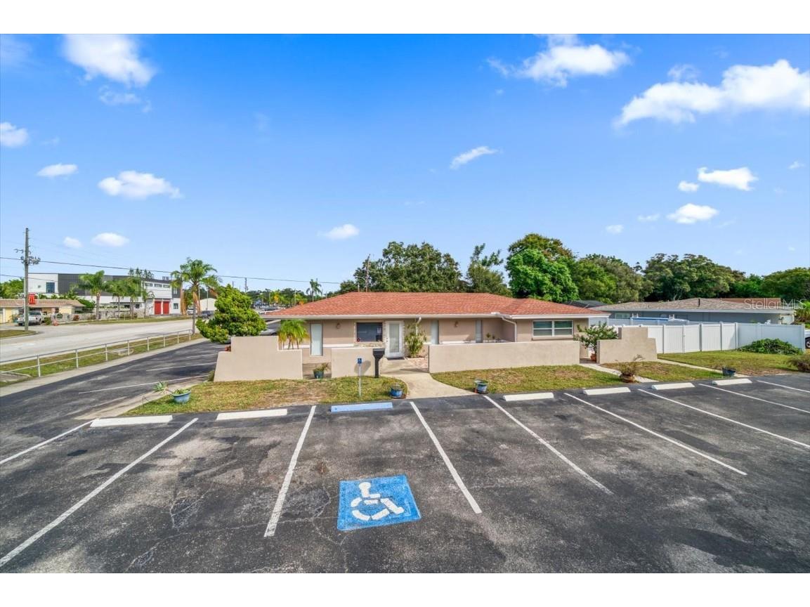 4 Southwind Drive Belleair Bluffs FL 33770 U8222577 image1