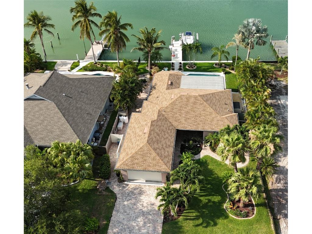 4 Treasure Lane Treasure Island FL 33706 - BOCA CIEGA BAY U8244645 image1
