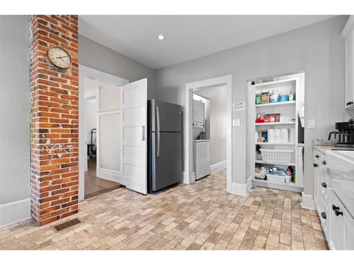 4 W Orange Street Tarpon Springs FL 34689 W7879741 image16