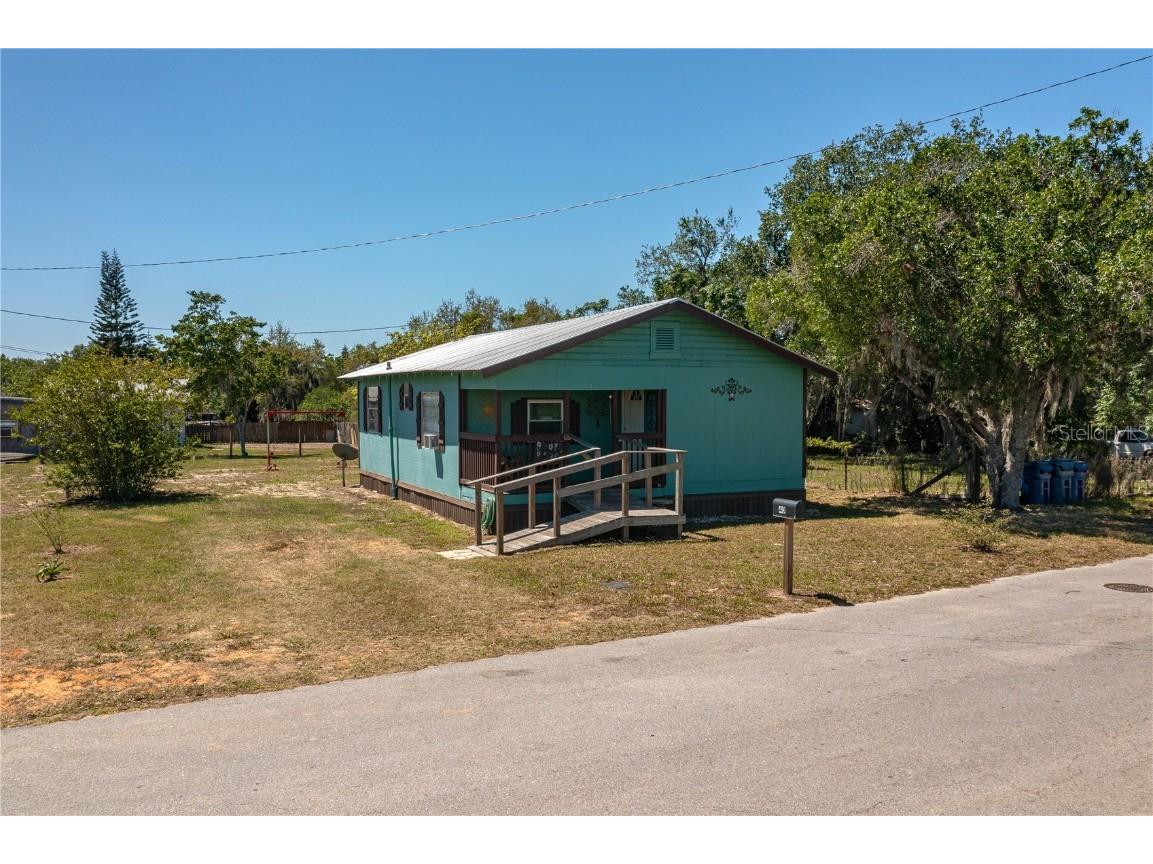 40 Blackjack Ave Frostproof FL 33843 L4943944 image1