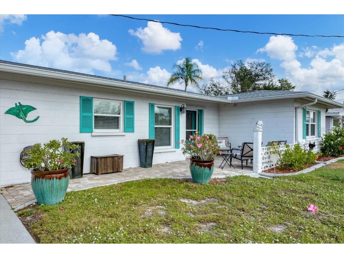 40 Crestview Drive Englewood FL 34223 C7516079 image1